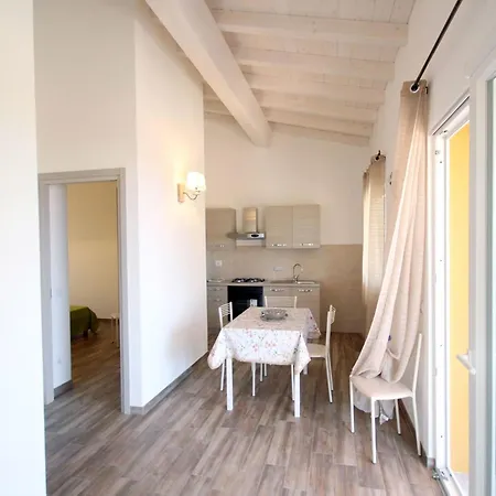 アパート 'villa Artemide Uno' By Interhome